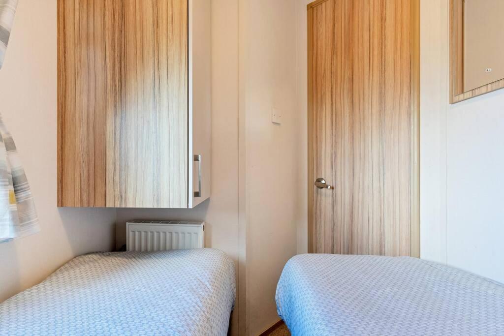 Tattershall Lakes: Sally'S Superior Stay Екстер'єр фото