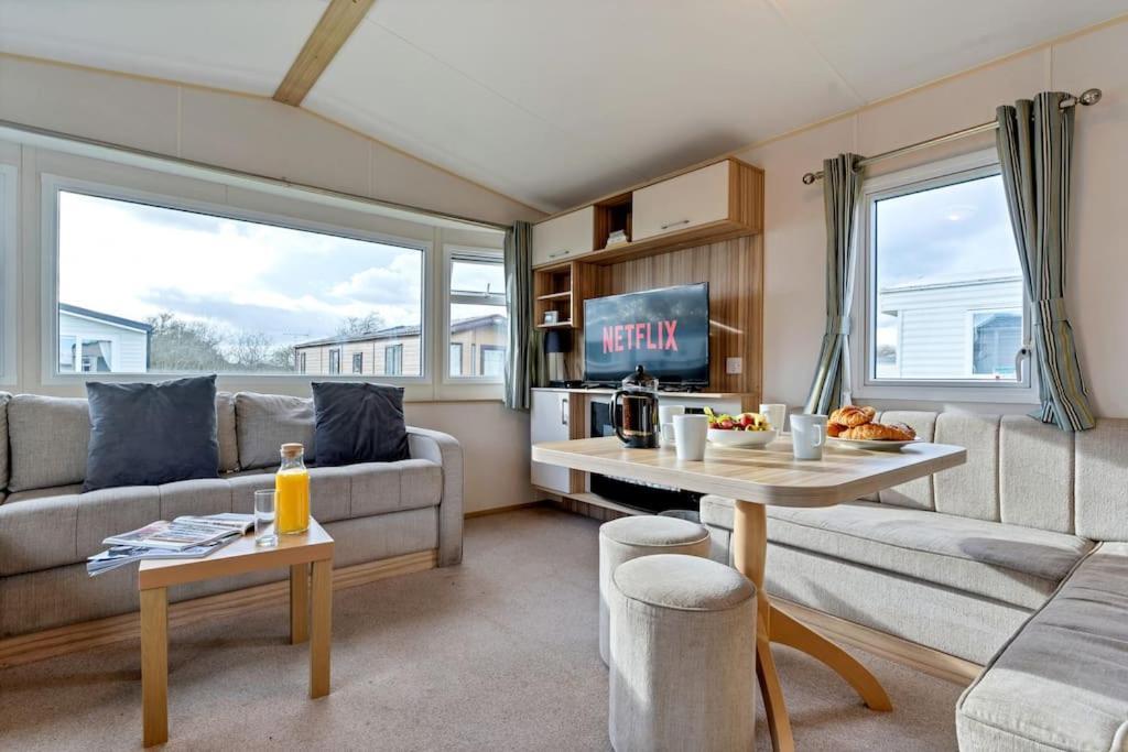 Tattershall Lakes: Sally'S Superior Stay Екстер'єр фото