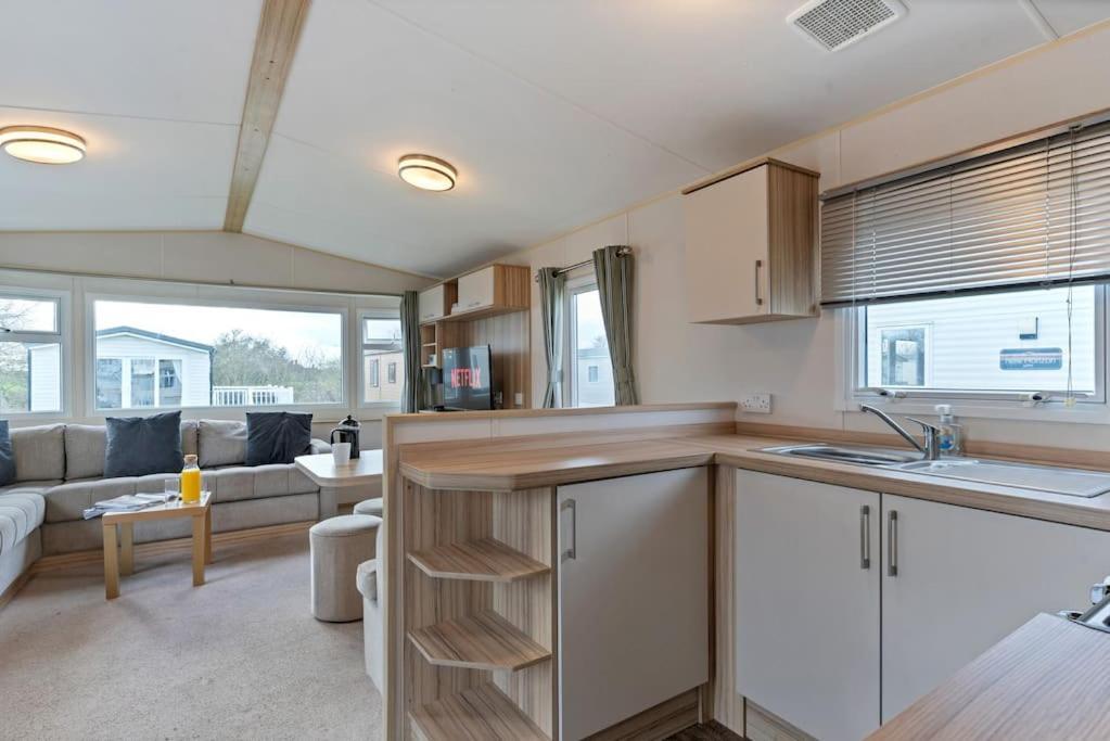 Tattershall Lakes: Sally'S Superior Stay Екстер'єр фото